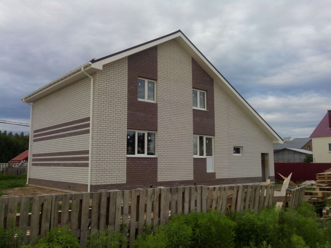 Дом 150м² с гаражом. Газосиликатный блок, силикатный кирпич