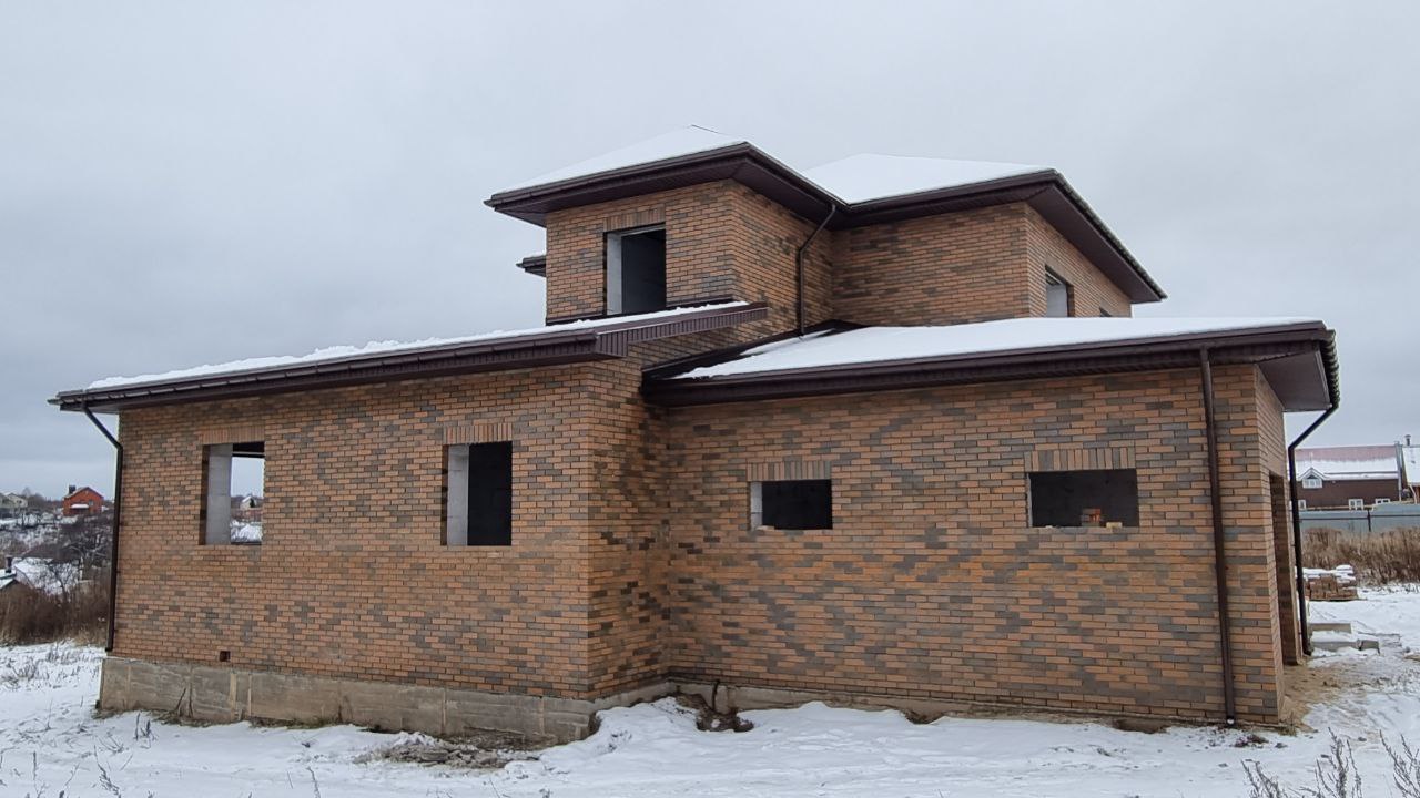 Дом с гаражом и верандой 250м2